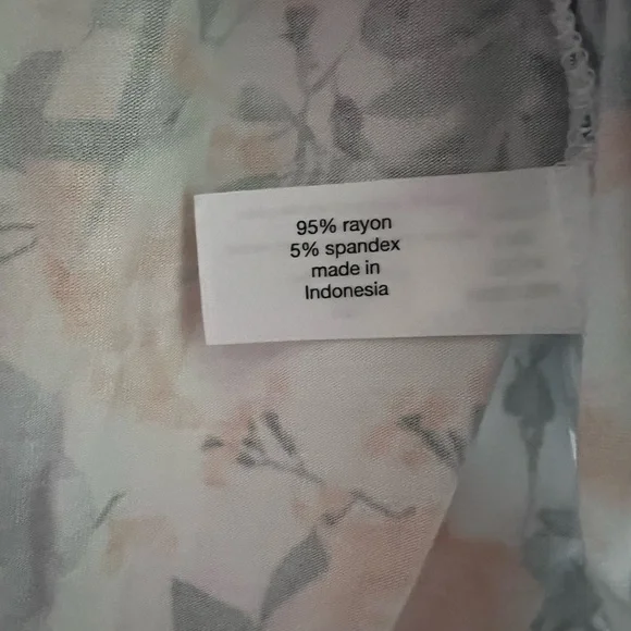 Bees and Flowers Knit Top - Picture 4 of 5